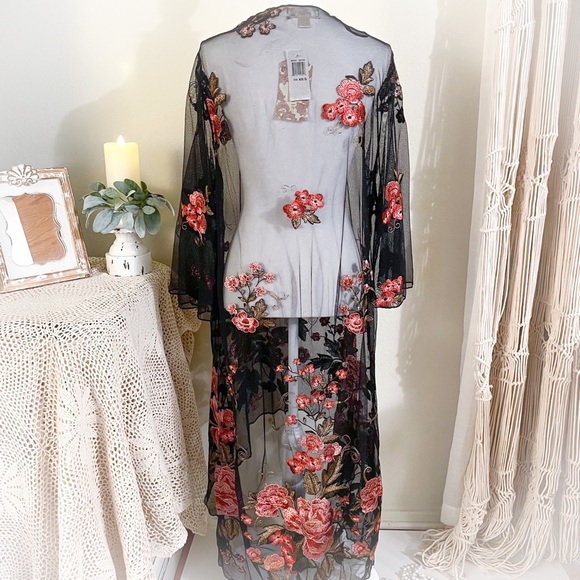 Band of Gypsies Sunset Sheer Embroidered Kimono In Black/ Rose - Picture 7 of 16